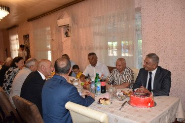 İcra başçısı 100 illik yubileyi münasibətilə İmişli rayonunun Qaralar kənd sakinini evində ziyarət edib