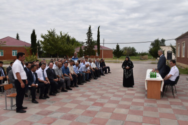 Xoşçobanlı kəndində keçirilən səyyar qəbulda vətəndaşların müraciətləri dinlənilib