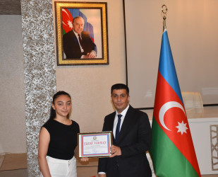 İmişlidə yüksək bal toplayaraq tələbə adını qazanan məzunlarla görüş keçirilib