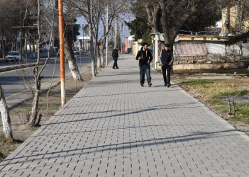 Həzi Aslanov küçəsinin piyada səkilərinin bir hissəsində yenidənqurma işləri başa çatdırılıb