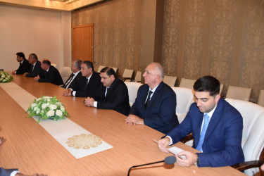 “Yaşıl dünya naminə həmrəylik ili”nə həsr olunmuş “Təmiz ətraf mühit və yaşıl artım əsas prioritetlərimizdəndir” mövzusunda dəyirmi masa keçirilib