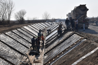 İmişlidə suvarma kanallarına beton üzlük çəkilməsinə başlanılıb