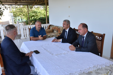 İcra başçısı Qurban bayramı ərəfəsində şəhid ailələrini ziyarət edib