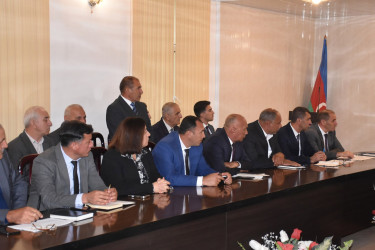 İmişlidə qarşıdan gələn pambıq yığımı, pambıqçılığın inkişafı və kənd təsərrüfatında innovativ həllərin tətbiqi ilə bağlı görüş keçirilib