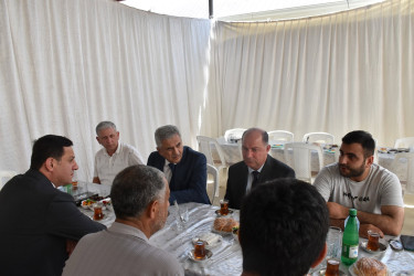 İcra başçısı Əfqanıstan müharibəsində beynəlmiləl borcunu yerinə yetirərkən həlak olmuş İbrahimov Eldar Cəbrayıl oğlunun  anasının yas mərasimində iştirak edib