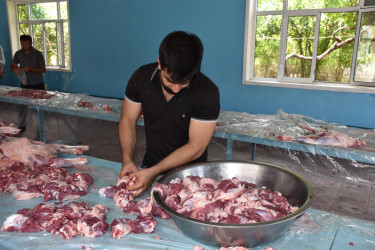 İmişlidə Qurban bayramı münasibətilə bayram sovqatları paylanılıb
