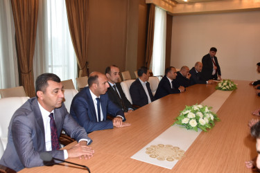 “Yaşıl dünya naminə həmrəylik ili”nə həsr olunmuş “Təmiz ətraf mühit və yaşıl artım əsas prioritetlərimizdəndir” mövzusunda dəyirmi masa keçirilib