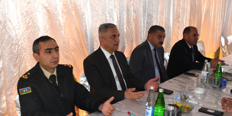 Sarıxanlı kəndində şəhid atasının yas mərasimində iştirak edilib