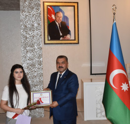 İmişlidə yüksək bal toplayaraq tələbə adını qazanan məzunlarla görüş keçirilib