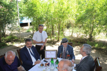 Elçin Rzayev 100 yaşlı qəhrəman veteranı təbrik edib