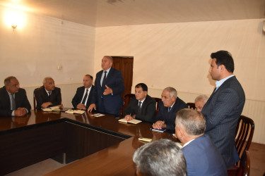 İmişlidə qarşıdan gələn pambıq yığımı, pambıqçılığın inkişafı və kənd təsərrüfatında innovativ həllərin tətbiqi ilə bağlı görüş keçirilib