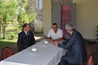 İmişlidə Qurban bayramı ərəfəsində şəhid ailələrini ziyarət edilib